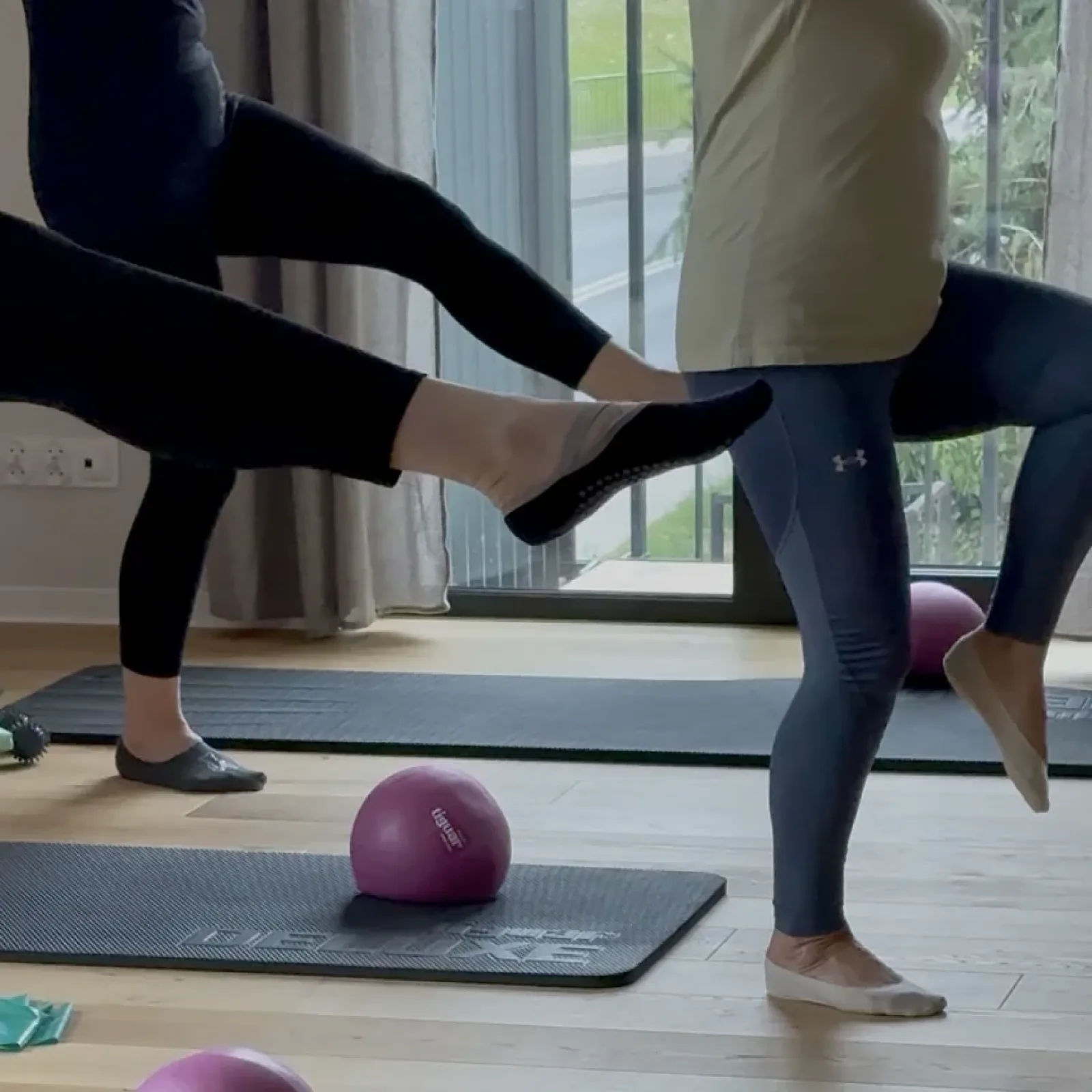 Zajęcia na matach w Pilatesflat Dąbrówka